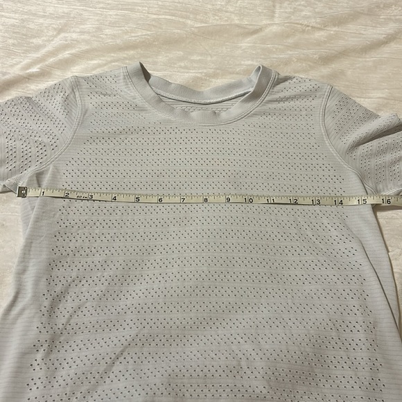 Lululemon Swiftly Breathe White Short Sleeve - Picture 14 of 16